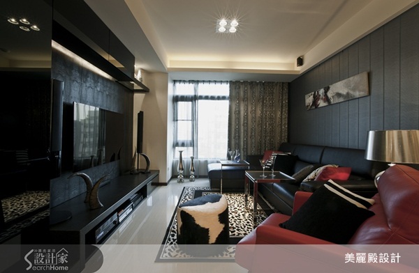 由於屋主常往返澳洲和台灣,原始空間的格局及風格,並